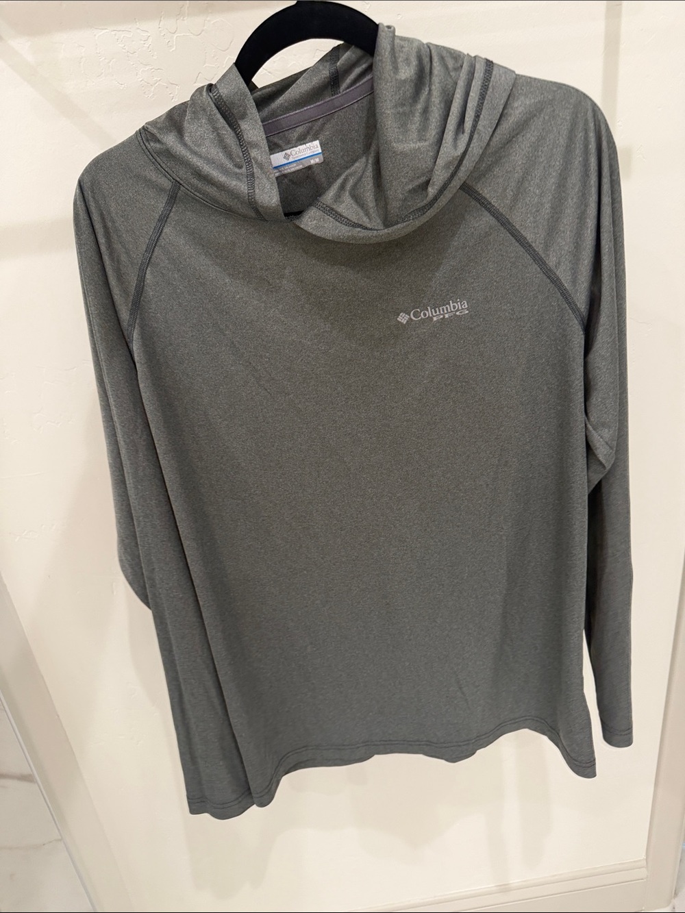 Columbia Women's Charcoal Gray Hooded Long-Sleeve Performance Top